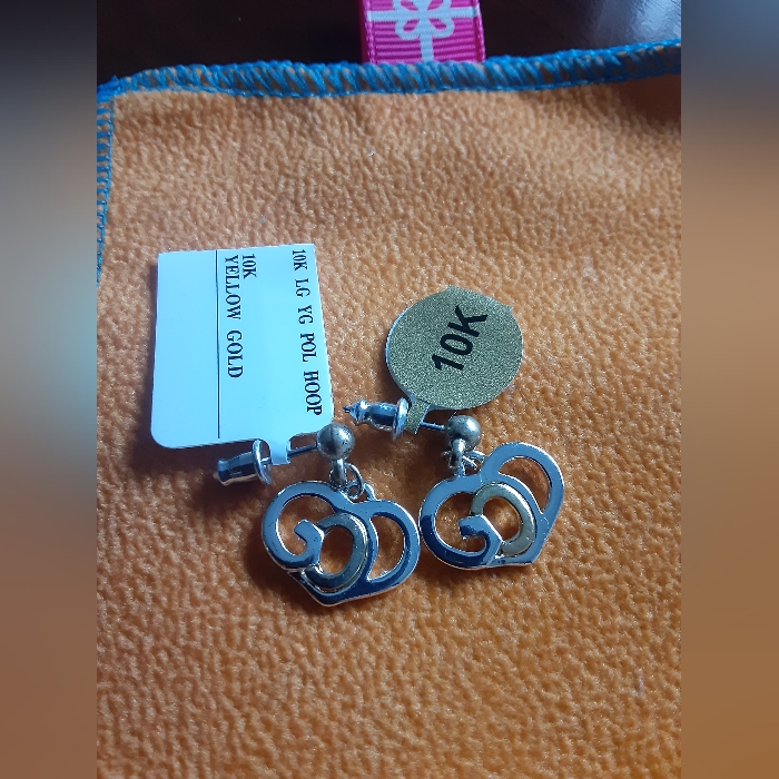 10k Earrings. Brand New With Tags And Store Brand Pouch